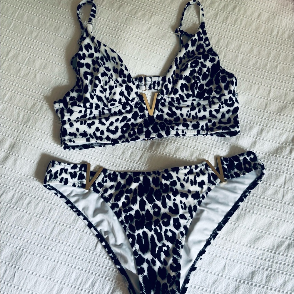 Victoria's Secret Black and White Leopard Bikini Swimwear Sexxxyyyyy